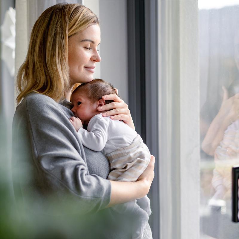Nascite in Italia: oltre 100.000 da mamme over 35. Un terzo del totale